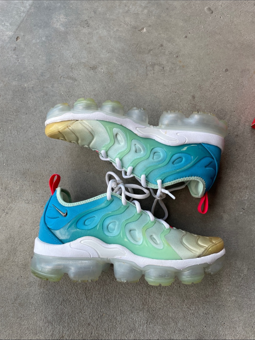 NIKE Women's Air VaporMax Plus Mint Foam Laser Blue Shoes Size 8 - Picture 6 of 12